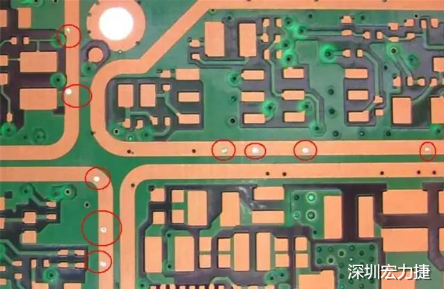 防止PCB過波峰焊時錫從導通孔貫穿元件面造成短路；特別是我們把過孔放在BGA焊盤上時，就必須先做塞孔，再鍍金處理，便于BGA的焊接。